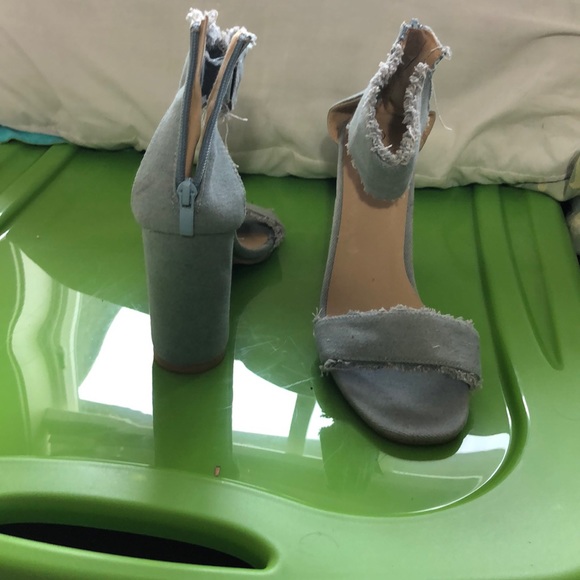 Jean frayed open toe heels - Picture 2 of 9